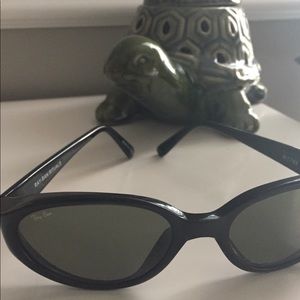 Authentic Vintage Ray-Ban Rituals with Case